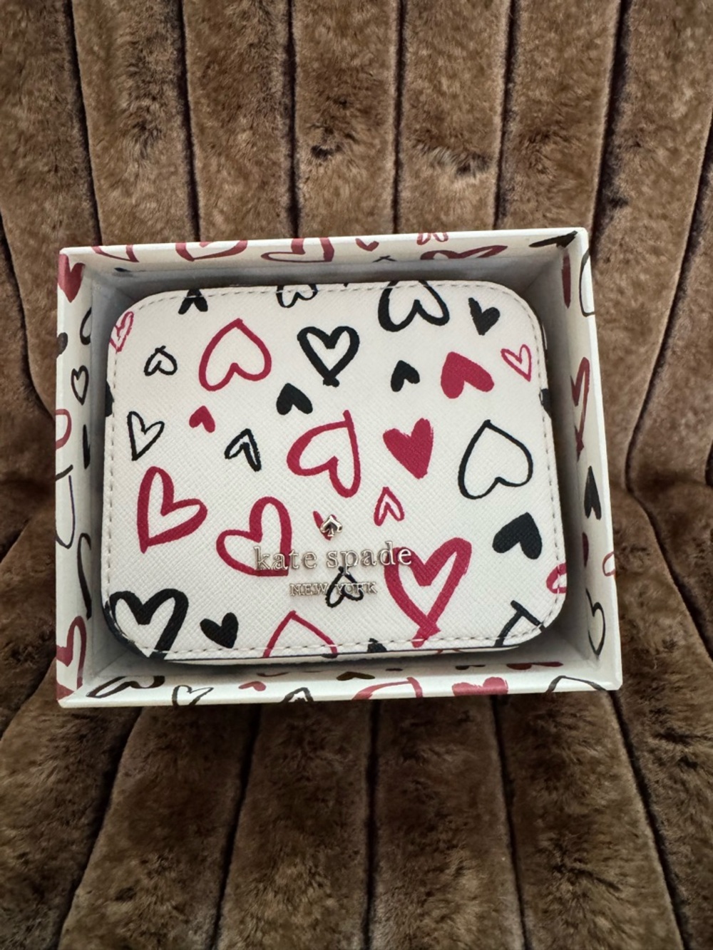 7 piece new kate spade White Multi Heart Print Tote & Accessory Set - Picture 9 of 10